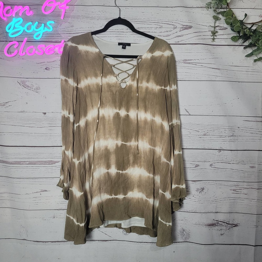 Very J Tan White Tie Dye Lace Up Front Long Sleeve Dress Womans Size Medium‎